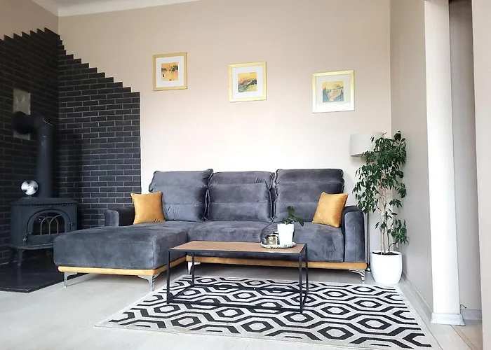 Butas Cozy 2 In The Oldtown Of